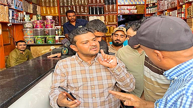 إغلاق محلات الجملة المخالفة لقرار تخفيض أسعار المواد الغذائية في المنصورة والشيخ عثمان